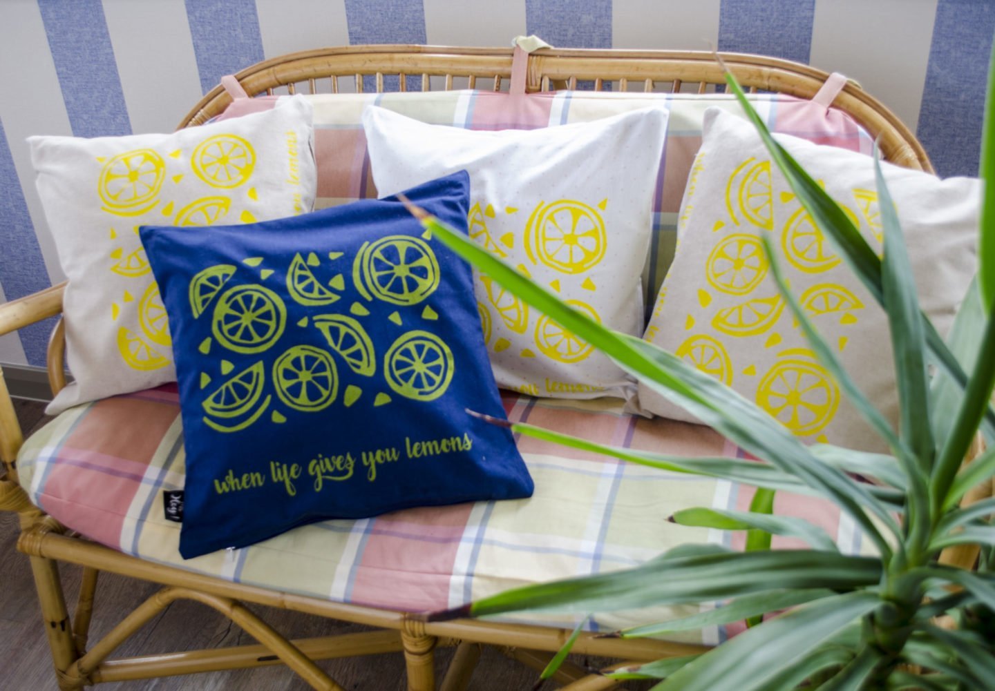 DIY : Kissen mit Reißverschluss nähen - Ms. Hey! - Textildesign DIY : Kissen mit Reißverschluss nähen - Ms. Hey! - Textildesign