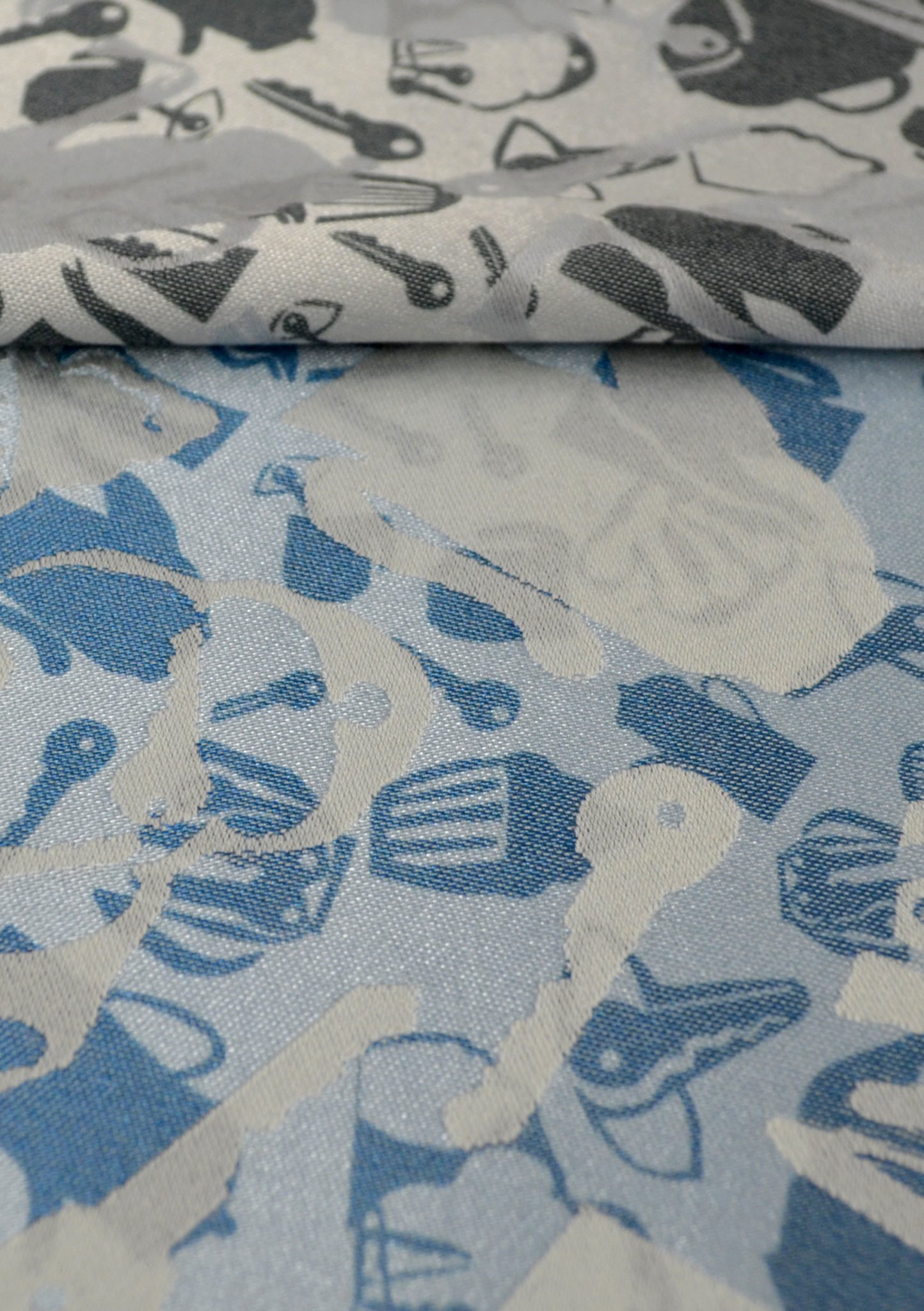 Petite Joie Jaquard Tischwäsche Detail schwarz silber blau